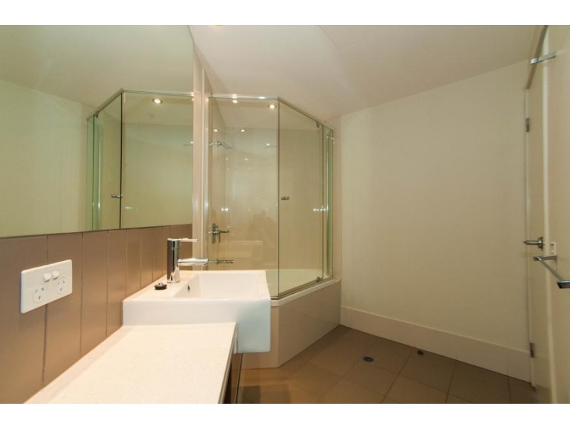 30 Macrossan Street, Brisbane QLD 4000