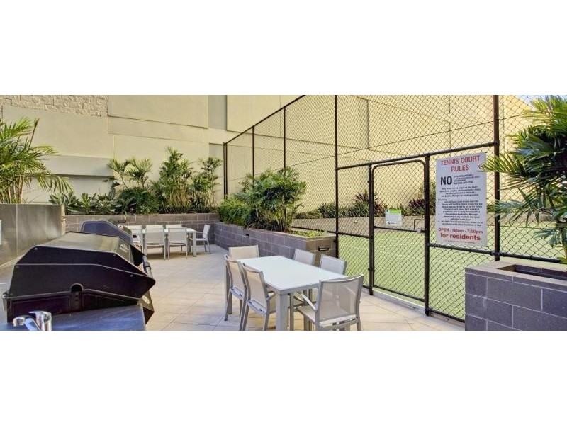 30 Macrossan Street, Brisbane QLD 4000