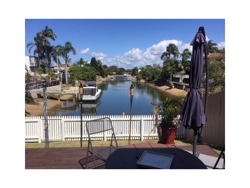 4/50 T E Peters Drive, Broadbeach Waters QLD 4218