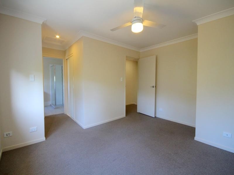 582 Manly Road, Wakerley QLD 4154