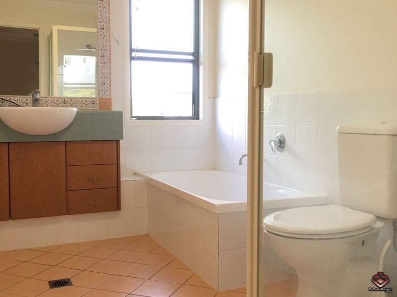 40 / 20 Fairway Drive, Clear Island Waters QLD 4226