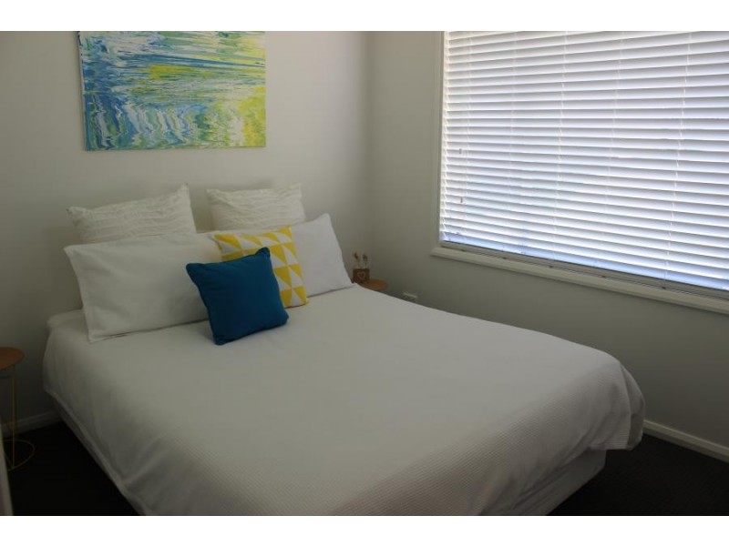 8 Kingfisher Place, Tumbi Umbi NSW 2261