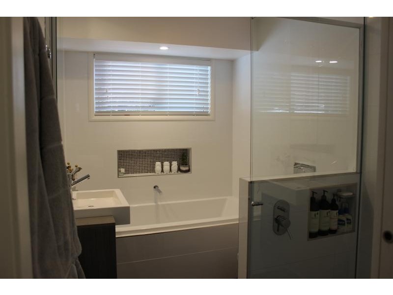 8 Kingfisher Place, Tumbi Umbi NSW 2261