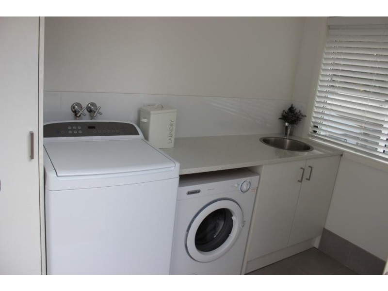 8 Kingfisher Place, Tumbi Umbi NSW 2261