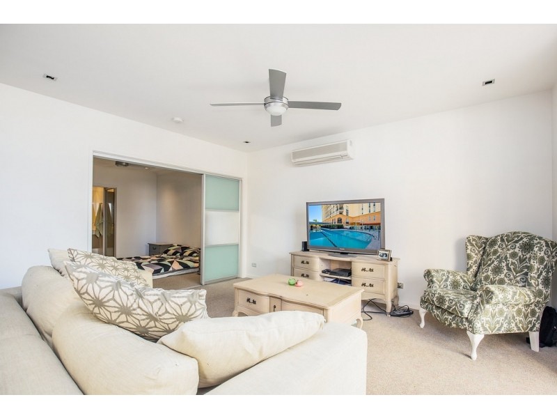 2023 / 3029 The Boulevard, Carrara QLD 4211