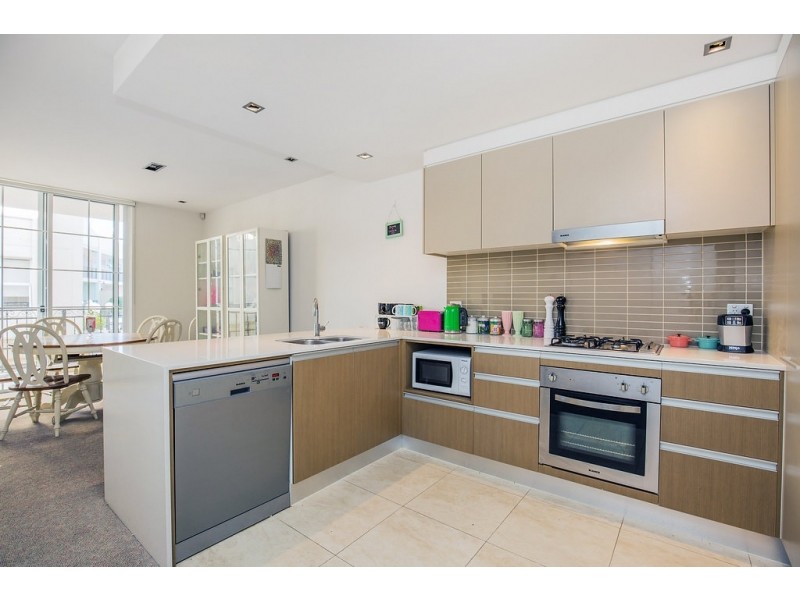 2023 / 3029 The Boulevard, Carrara QLD 4211