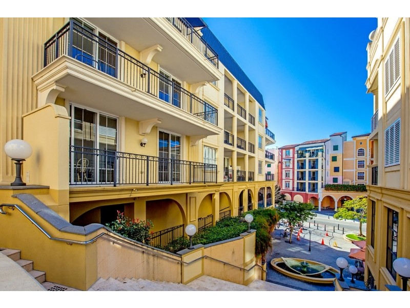 2023 / 3029 The Boulevard, Carrara QLD 4211