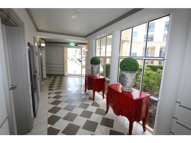 2023 / 3029 The Boulevard, Carrara QLD 4211