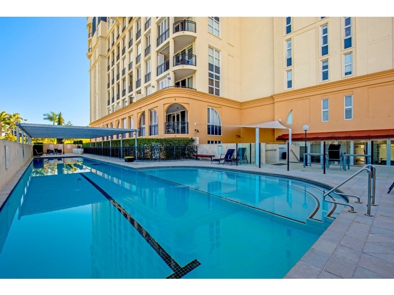 2023 / 3029 The Boulevard, Carrara QLD 4211