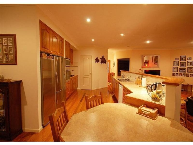 9 Cove Boulevard, River Heads QLD 4655