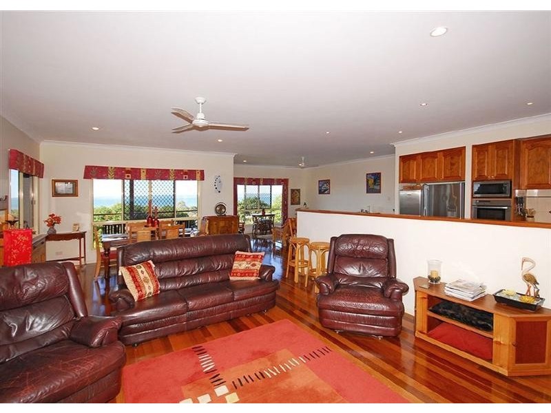 9 Cove Boulevard, River Heads QLD 4655