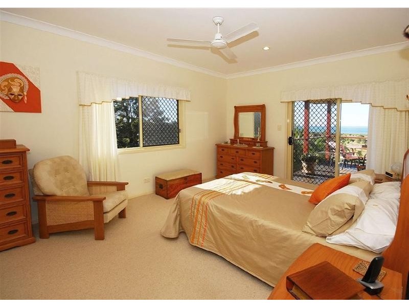 9 Cove Boulevard, River Heads QLD 4655