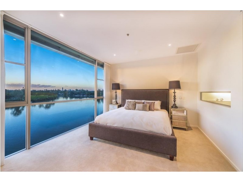 109/211 King Arthur Terrace, Tennyson QLD 4105