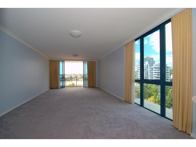 35 Ferry Street, Kangaroo Point QLD 4169