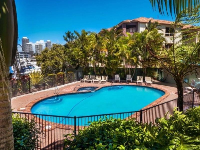 22 Jeniffer Ave, Runaway Bay QLD 4216