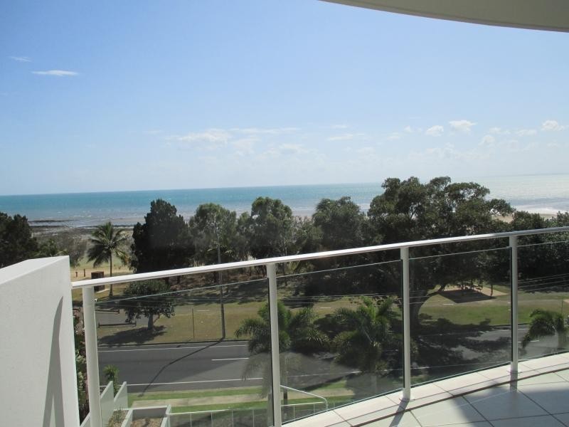 unit 401 / 241 Esplanade, Pialba QLD 4655