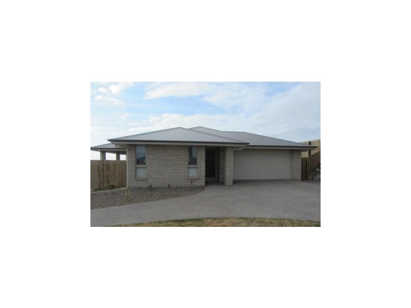 16 Mia Crt, Kawungan QLD 4655