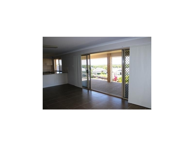 16 Mia Crt, Kawungan QLD 4655