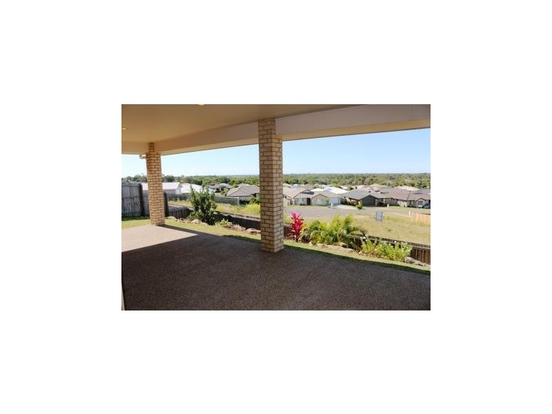 16 Mia Crt, Kawungan QLD 4655