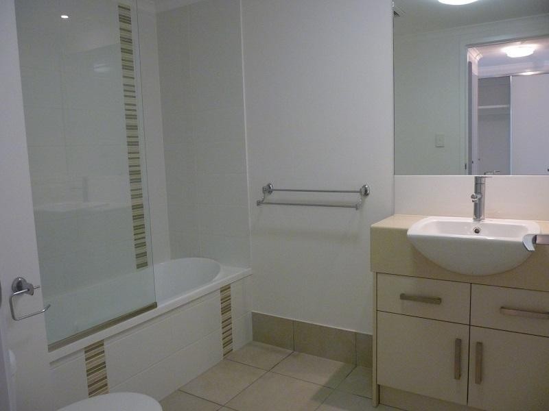 1 / 6-24 Henry Street, West End QLD 4810