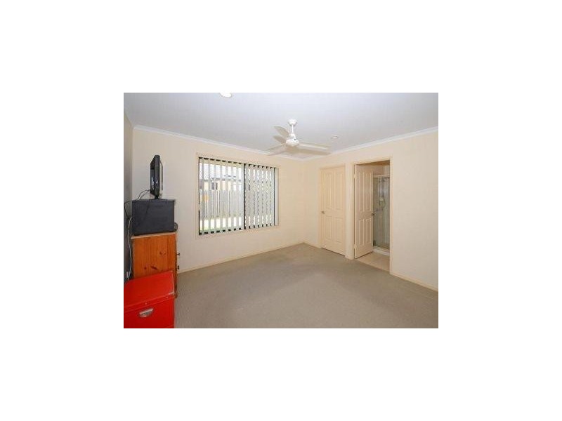 52 Endeavour Way, Eli Waters QLD 4655