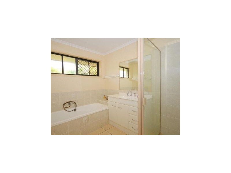 52 Endeavour Way, Eli Waters QLD 4655