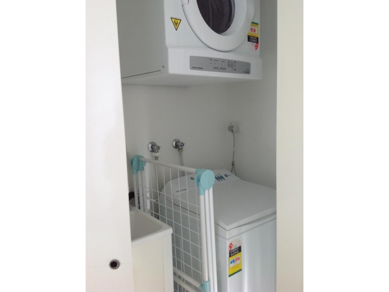 98 University Drive, Varsity Lakes QLD 4227