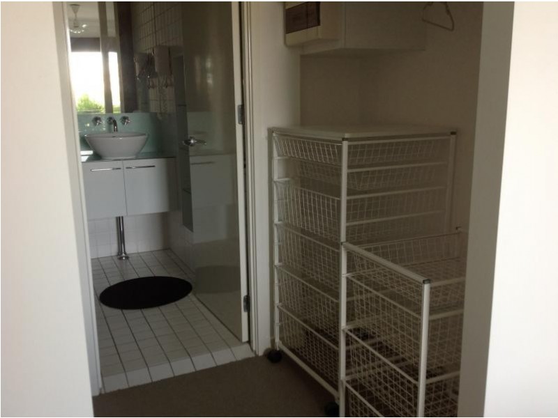 98 University Drive, Varsity Lakes QLD 4227