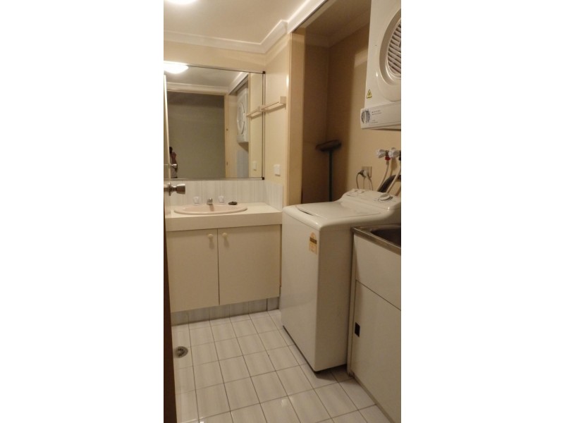 11/144 MARINE PARADE, Southport QLD 4215