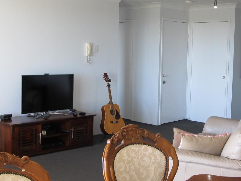 1 / 56 Hooker Blvd, Mermaid Waters QLD 4218
