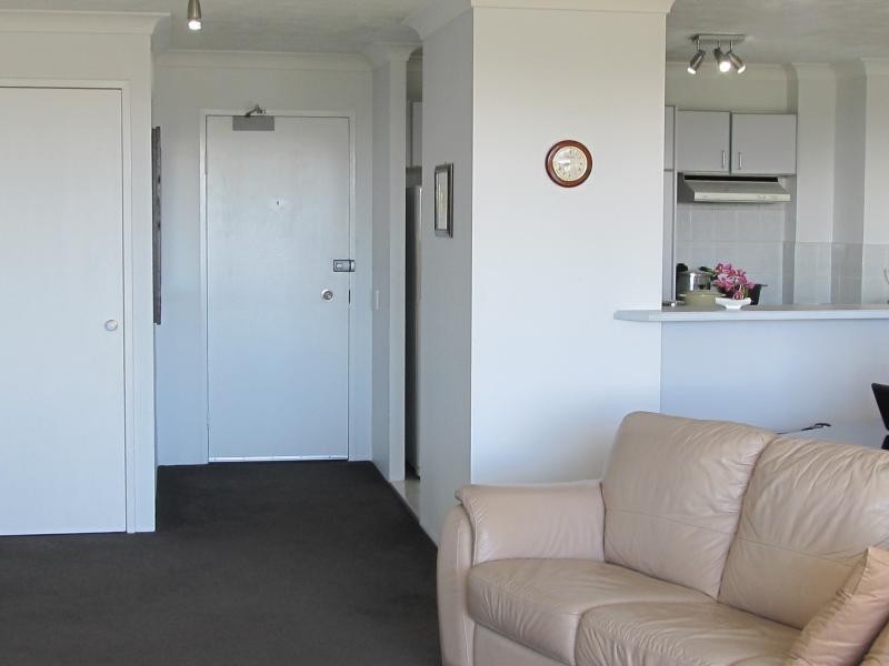 1 / 56 Hooker Blvd, Mermaid Waters QLD 4218