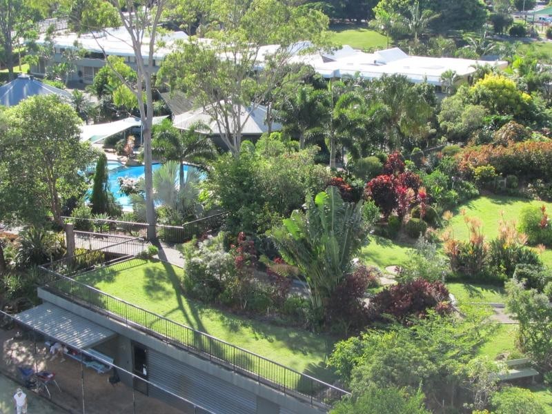 1 / 56 Hooker Blvd, Mermaid Waters QLD 4218