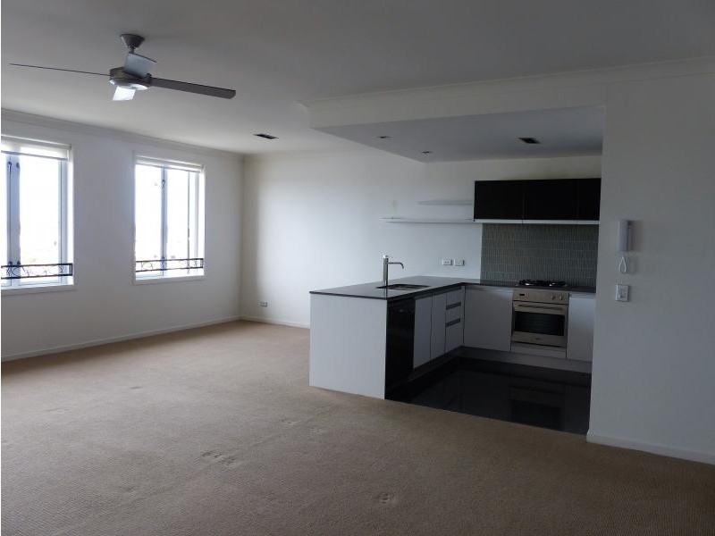 54 / 3030 The Boulevard, Carrara QLD 4211