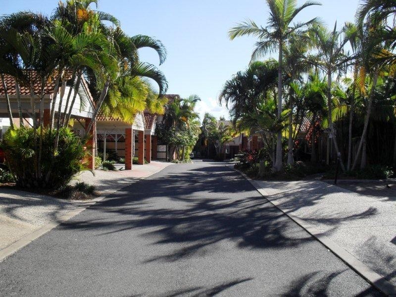 2a / 60 Whitby, Southport QLD 4215