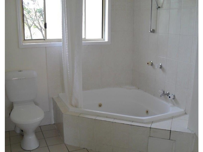2a / 60 Whitby, Southport QLD 4215