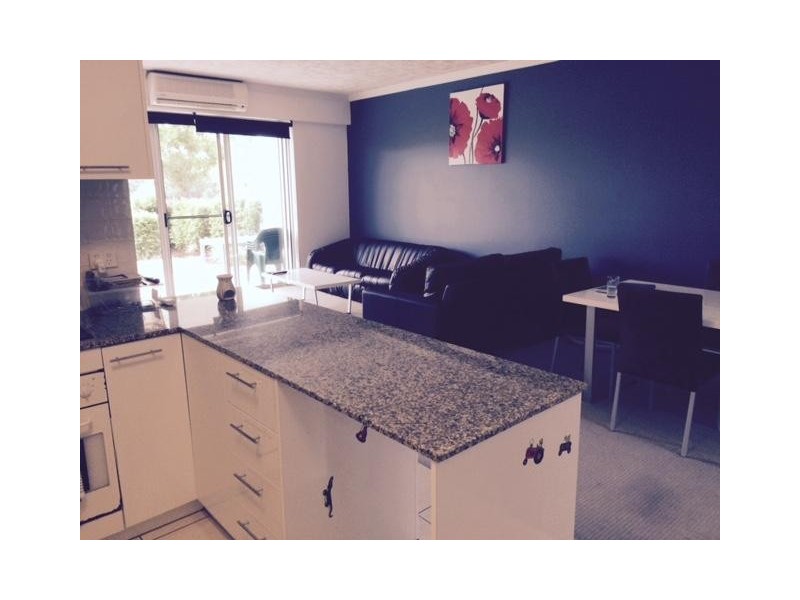 98 University Drive, Varsity Lakes QLD 4227