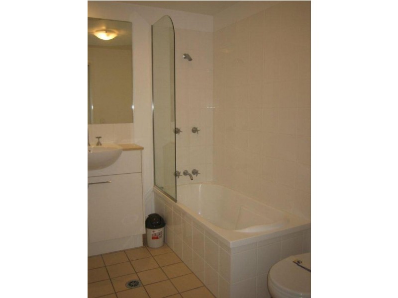 98 University Drive, Varsity Lakes QLD 4227