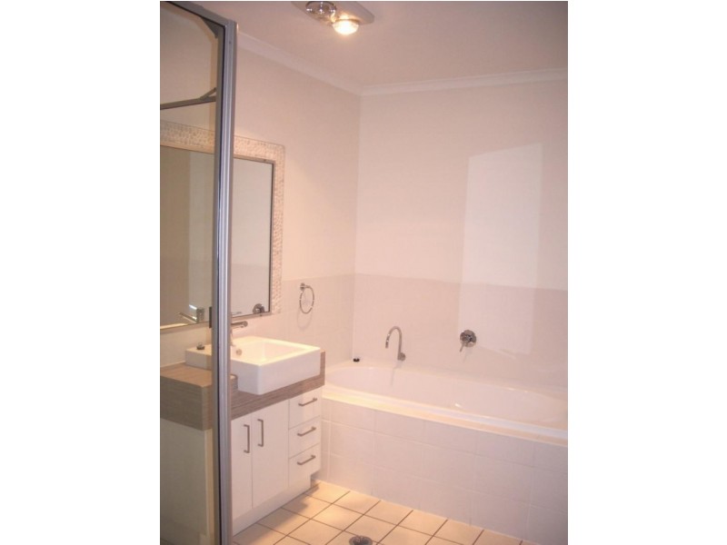 33/ 230 Pulgul St, Urangan QLD 4655