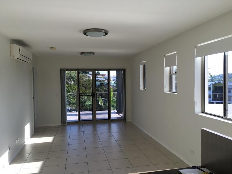 11 Riding Road, Hawthorne QLD 4171