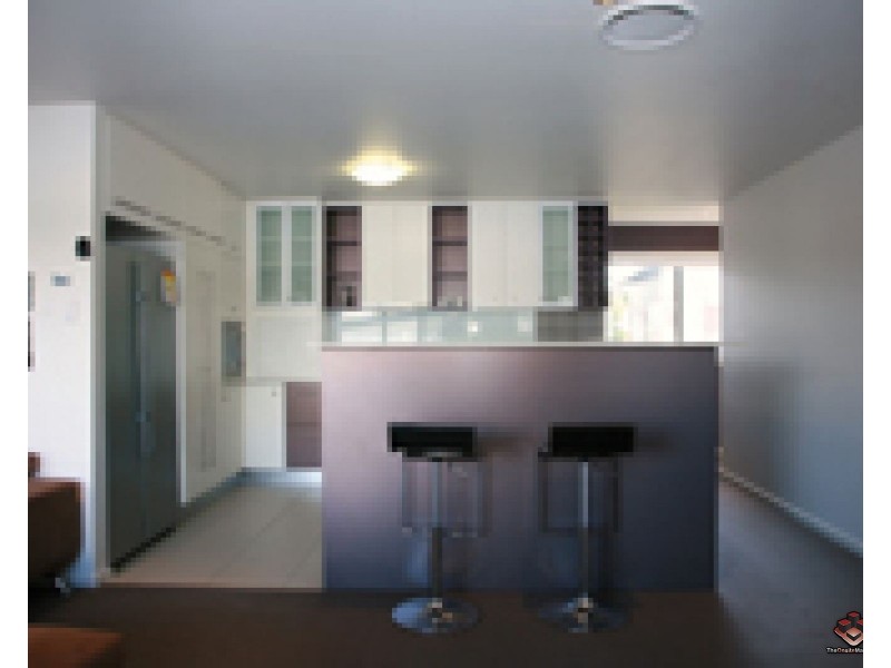 42/80 Moolyyir Steet, Urangan QLD 4655