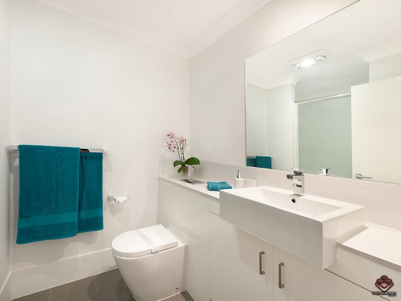 26/323 Bayview street, Runaway Bay QLD 4216