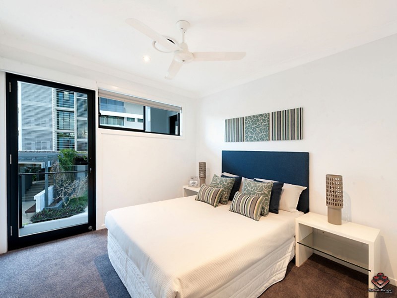 26/323 Bayview street, Runaway Bay QLD 4216