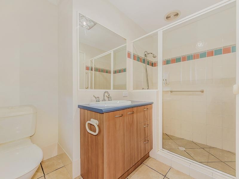 25 Hogan Place, Seventeen Mile Rocks QLD 4073