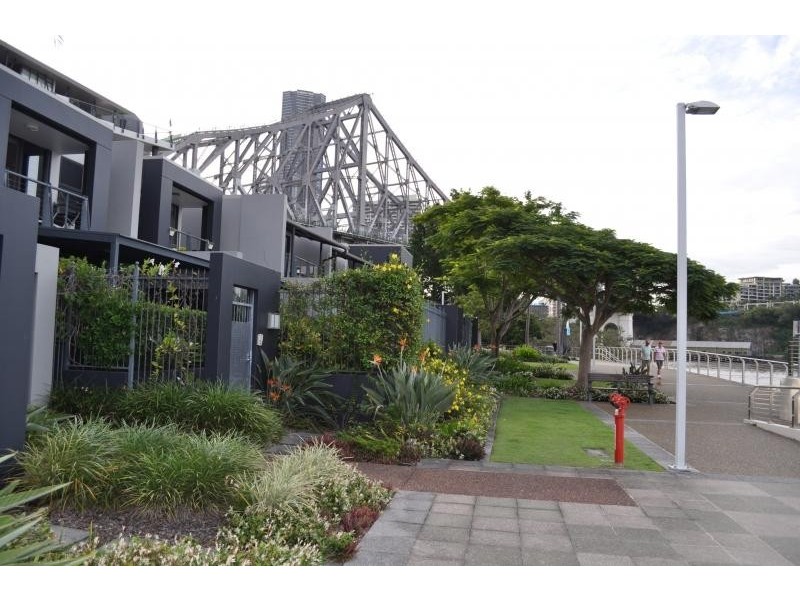 1 Holman St 1 Holman Street, Kangaroo Point QLD 4169