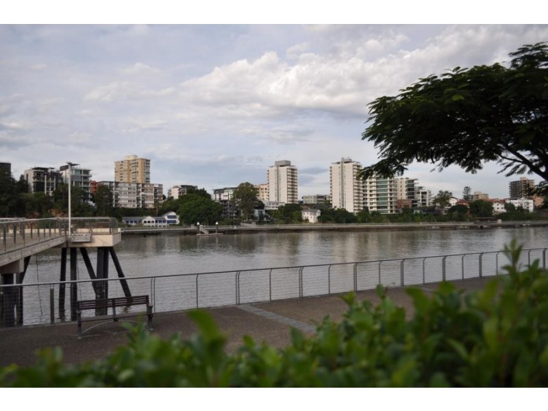 1 Holman St 1 Holman Street, Kangaroo Point QLD 4169