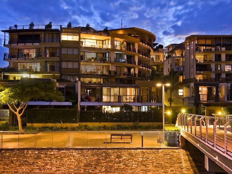 1 Holman St 1 Holman Street, Kangaroo Point QLD 4169