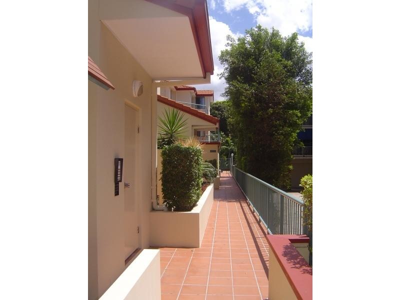 3/140 MARINE PARADE, Southport QLD 4215