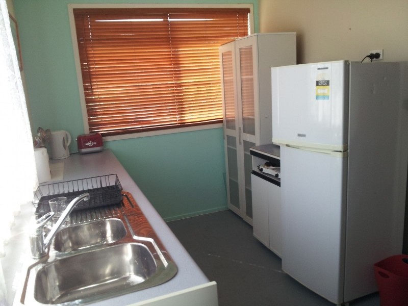 11 Amelia Street, West Gladstone QLD 4680
