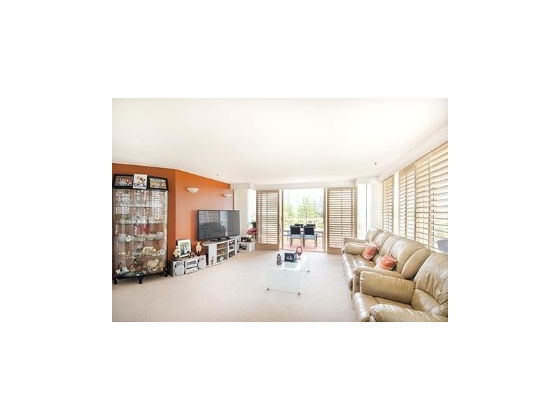 1 Peak Avenue, Main Beach QLD 4217