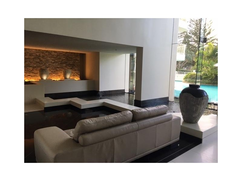 1 Peak Avenue, Main Beach QLD 4217